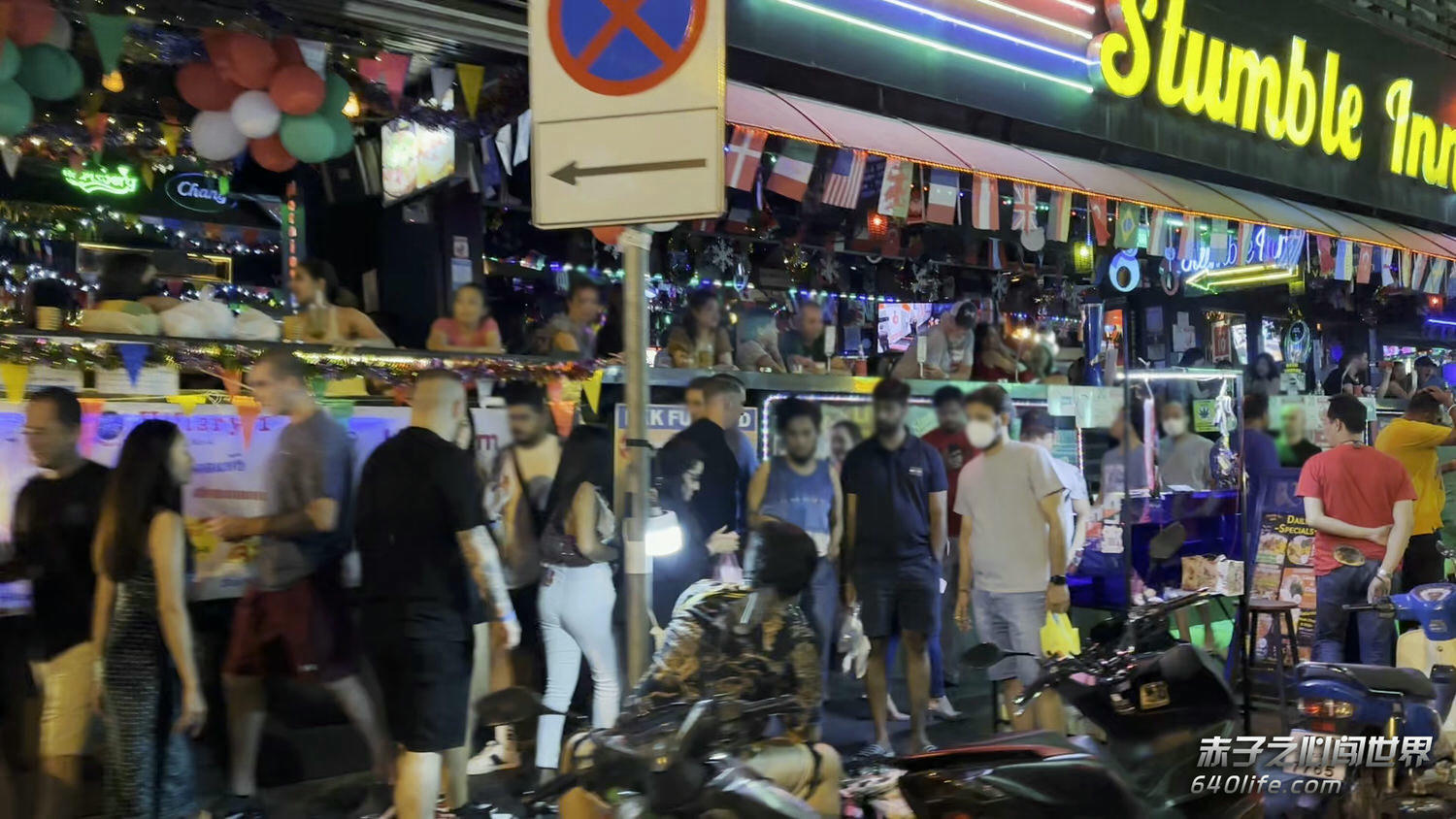 曼谷情色夜生活攻略│三大紅燈區消費解析&GoGoBar探秘:娜娜廣場+牛仔街+帕蓬夜市(未滿18歲請自覺略過) - 第5張圖 曼谷情色夜生活攻略│三大紅燈區消費解析&GoGoBar探秘:娜娜廣場+牛仔街+帕蓬夜市(未滿18歲請自覺略過)