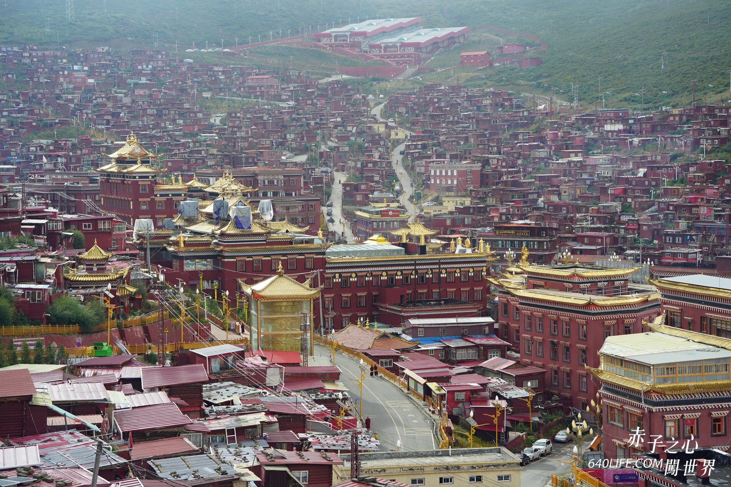 一個人去色達！震撼心靈的紅色佛國｜搭車直達全攻略，台港澳遊客皆可進