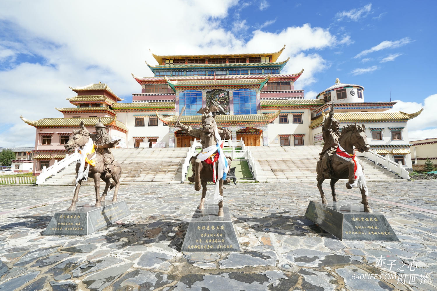 一個人去色達！震撼心靈的紅色佛國｜搭車直達全攻略，台港澳遊客皆可進