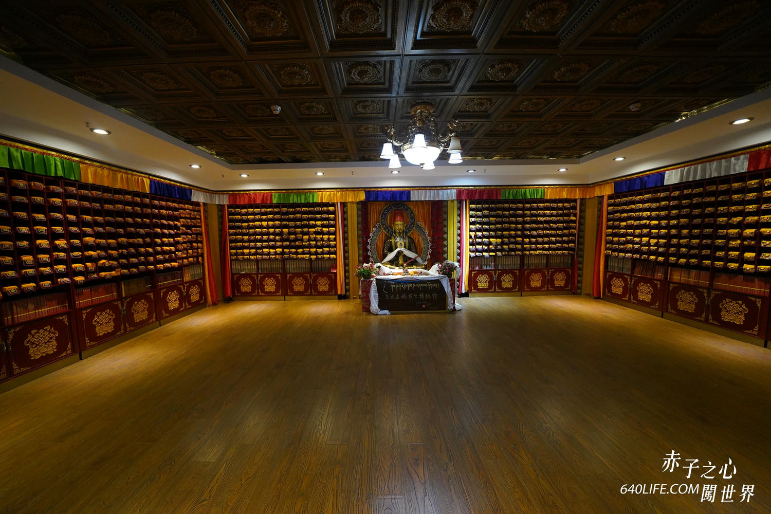 一個人去色達！震撼心靈的紅色佛國｜搭車直達全攻略，台港澳遊客皆可進