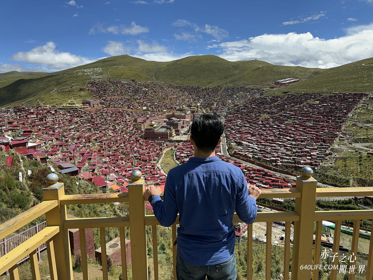 一個人去色達！震撼心靈的紅色佛國｜搭車直達全攻略，台港澳遊客皆可進
