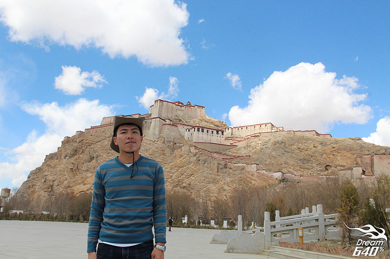 [西藏，不再遙遠] 江孜古城。崇峻的十萬佛塔，看見自己虔敬的心