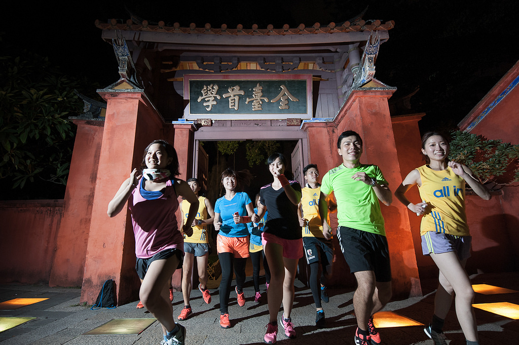 來台南順道「夜跑」吧！台灣最令人心醉的夜跑路線，穿梭充滿驚喜和感情的百年巷弄